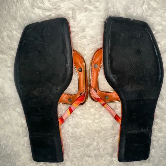 Jeffrey Campbell Wave Pattern Sandals with Gold Detail - Picture 3 of 8